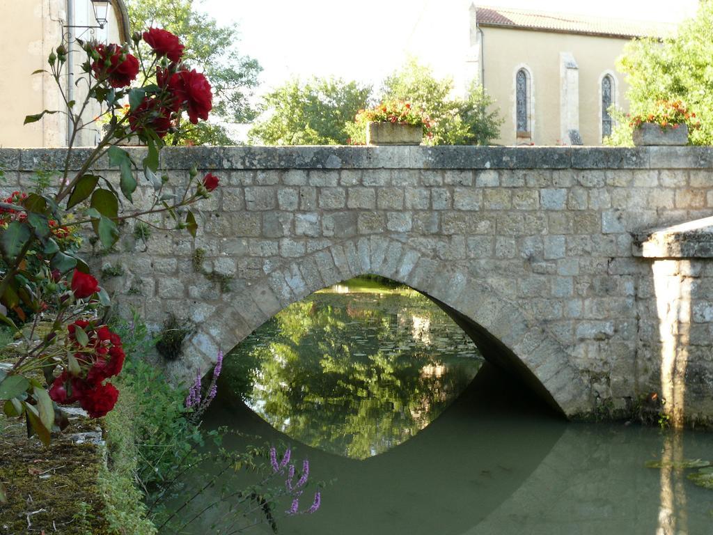 La Maison Des Cornieres Fources Luaran gambar